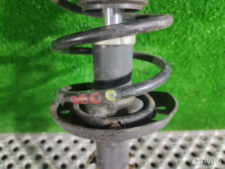 Амортизатор передний Volkswagen Polo 4 2001