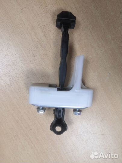 Ограничитель двери