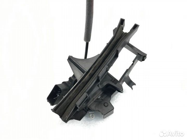 Замок двери задний левый Ford Mondeo седан 2.3