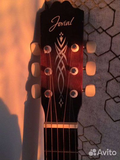 Акустическая гитара