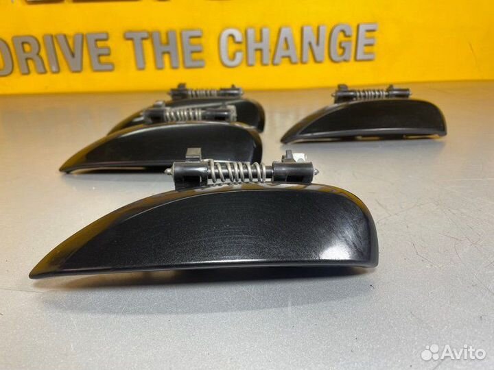 Ручка двери внешняя левая Renault Sandero Stepway