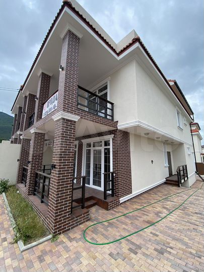 Дом 300 м² на участке 3,2 сот.