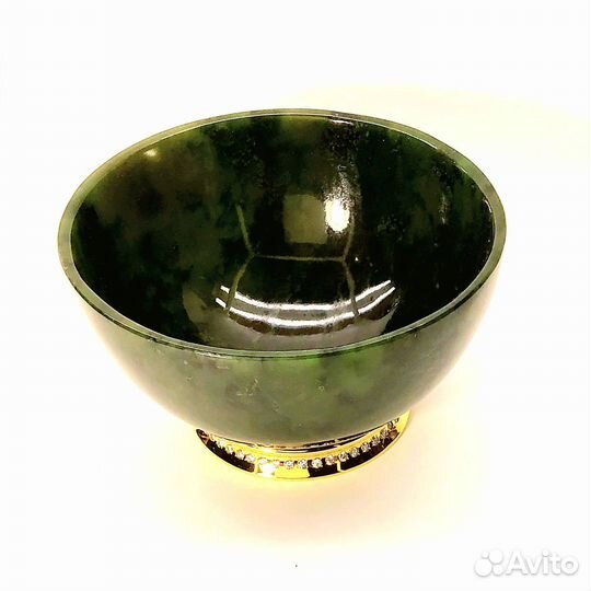 Вазочка из нефрита