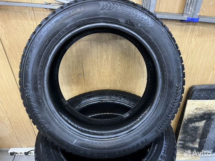 Nokian Tyres Hakkapeliitta 8 225/55 R18