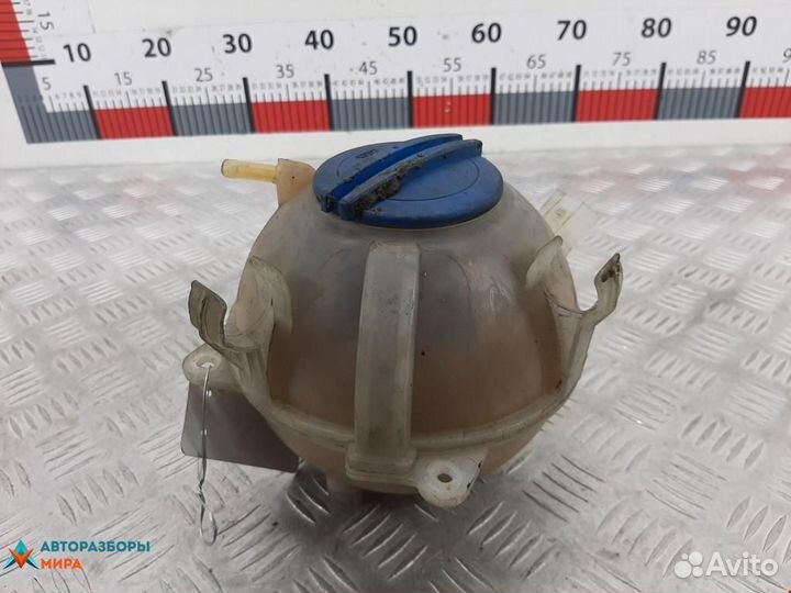 Бачок расширительный Volkswagen Passat B6 2009