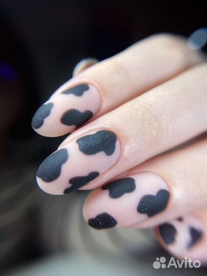 Маникюр с покрытием и без в салоне