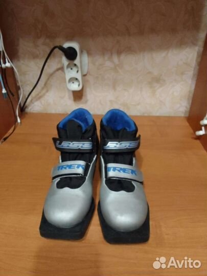 Лыжные ботинки