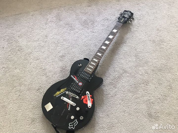 Электрогитара с комбиком