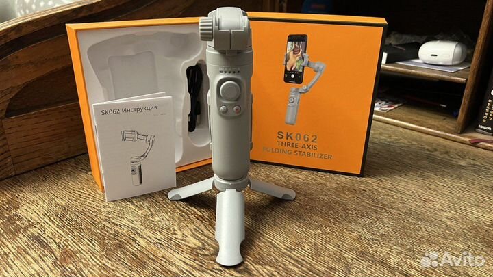 Стабилизатор для телефона трехосевой монопод