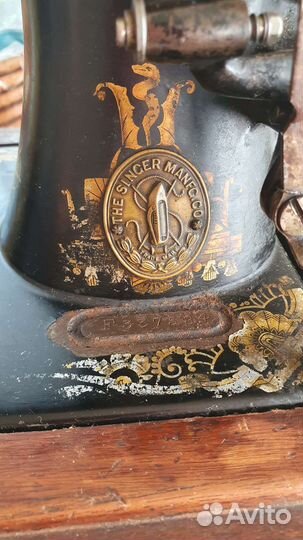 Швейная машинка Зингер