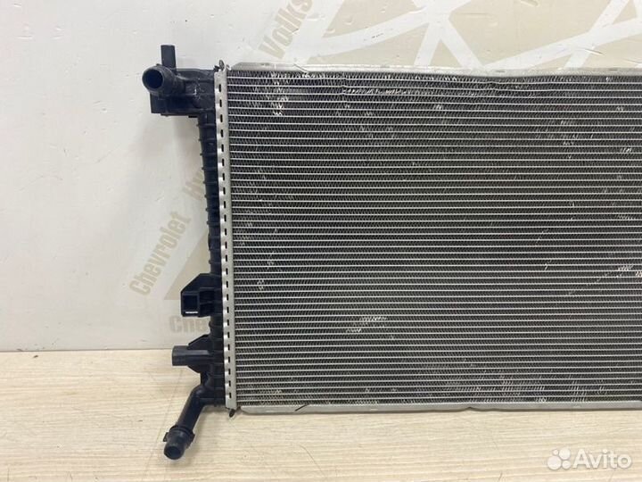 Радиатор охлаждения двигателя Volkswagen Tiguan 2