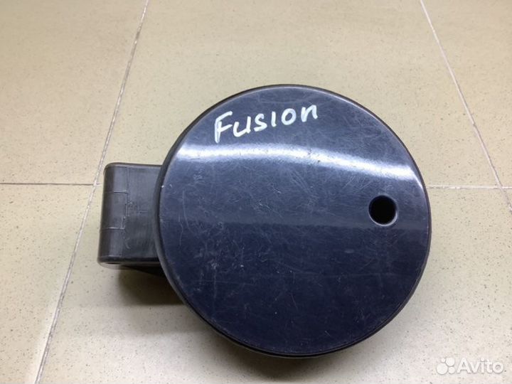 Ниша лючка бензобака Ford Fusion 2002 - 2012