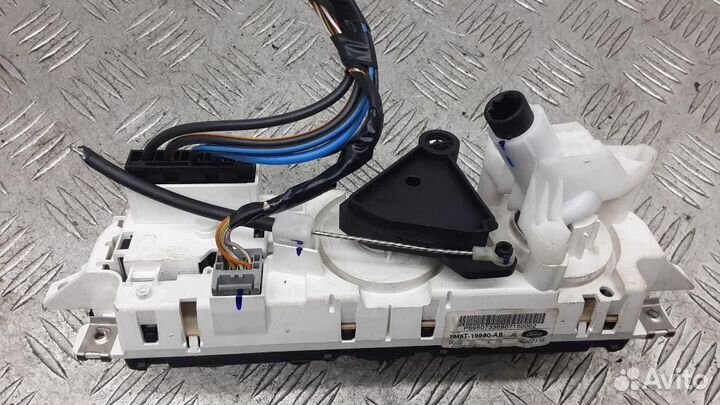 Блок управления климатической установкой Ford Focu