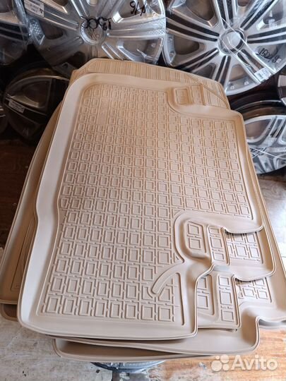 Бежевые коврики на Хонда CRV с 1013г.в