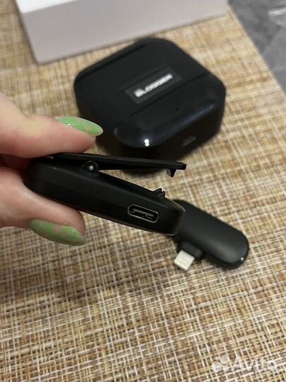 Беспроводной петличный микрофон