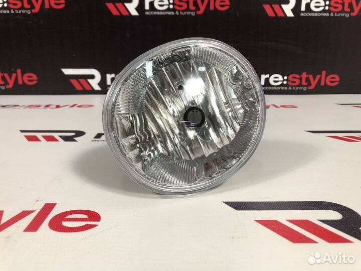 Туманка Toyota Voxy 60 Левая