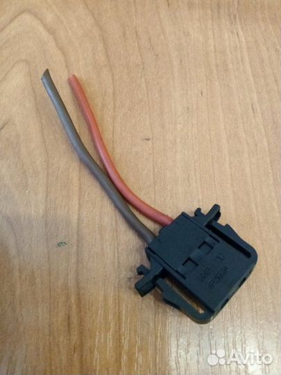Разъем для моторчика печки Volkswagen Polo хетчбек