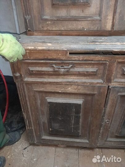 Антикварный буфет