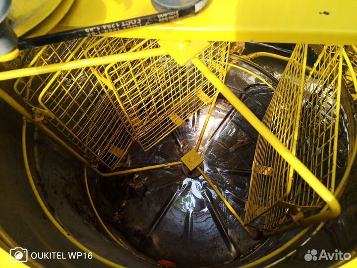 Медогонка трёхрамочная