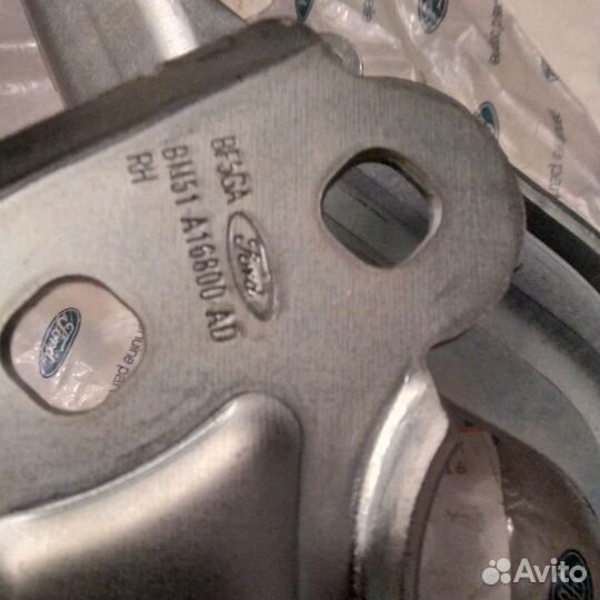 Петля капота Ford Focus 3 / Ford Kuga