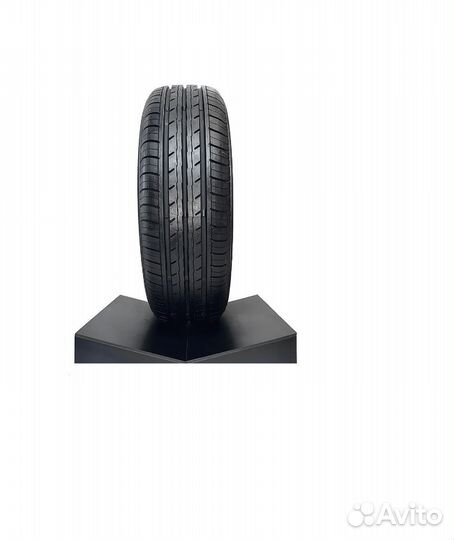 Yokohama Bluearth ES32 215/60 R16