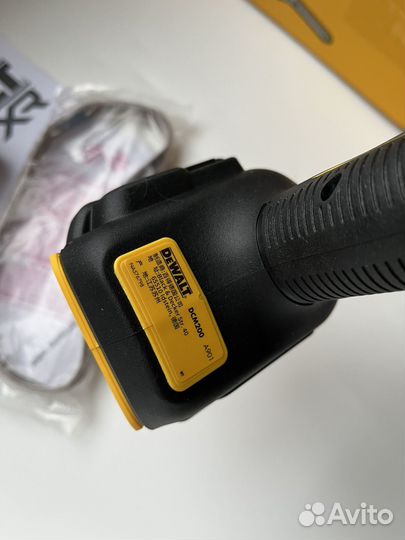 Ленточный напильник Dewalt DCM200