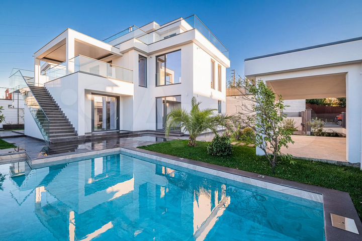 Дом 360 м² на участке 10 сот.