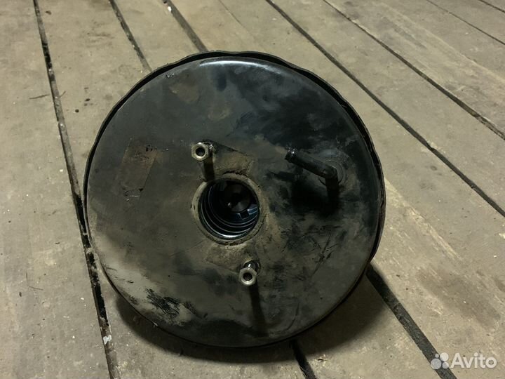 Продам вакуумный усилитель тормозов