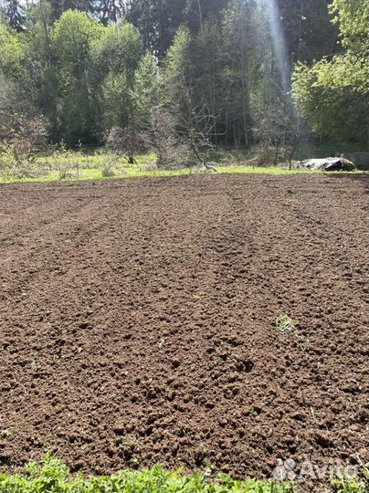 Вспашка земли мотоблоком и минитрактором