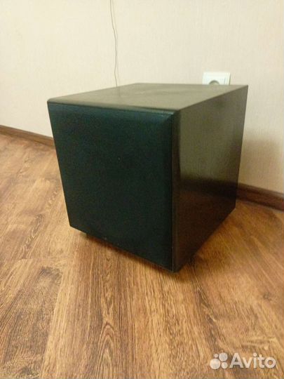 Активный сабвуфер