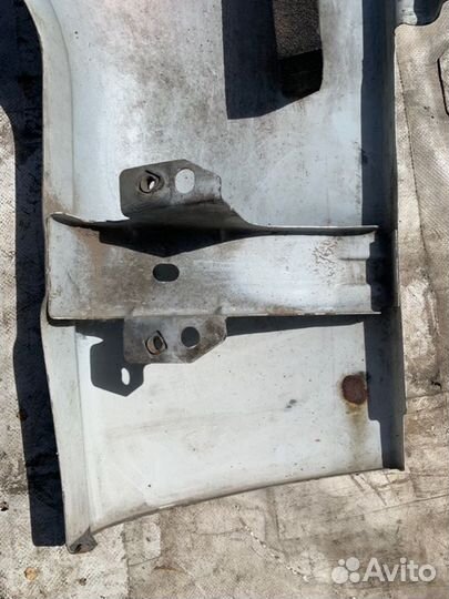 Угол кабины передний правый Volvo Fh