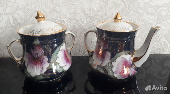 Фарфоровые Сахарница и Чайник. Позолота