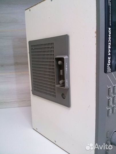 Трехпрограммный приемник кристалл-201 СССР