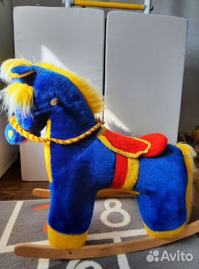 Детская качалка лошадь