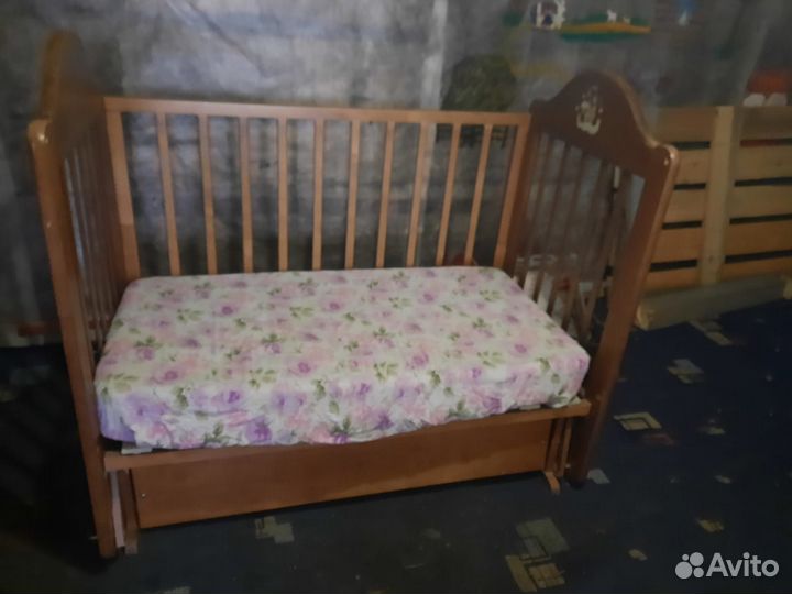 Детская кроватка