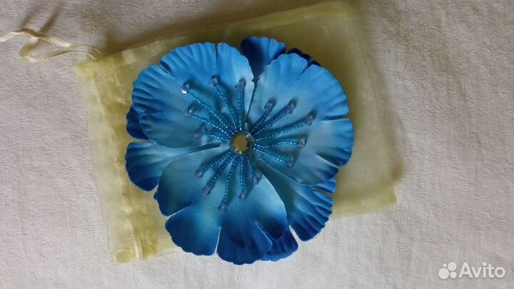 Броши цветы