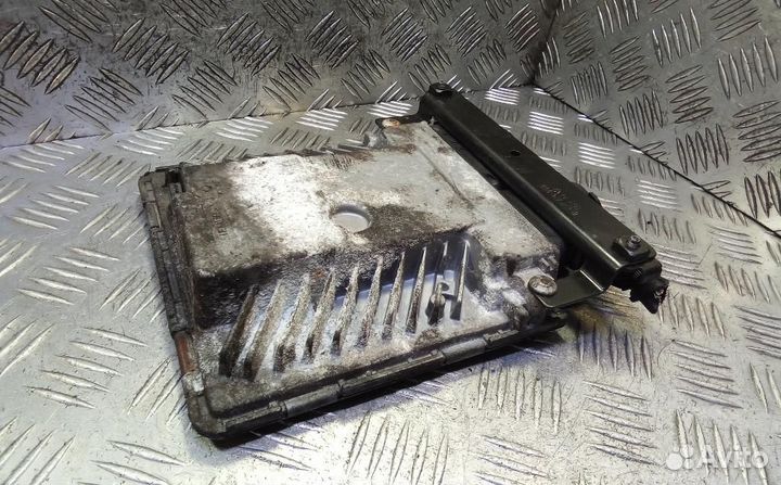 Блок управления двигателем Volkswagen Passat