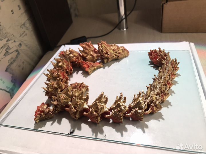 Красно-золотой дракон