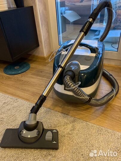 Моющий пылесос Bosch Serie 4 BWD41720