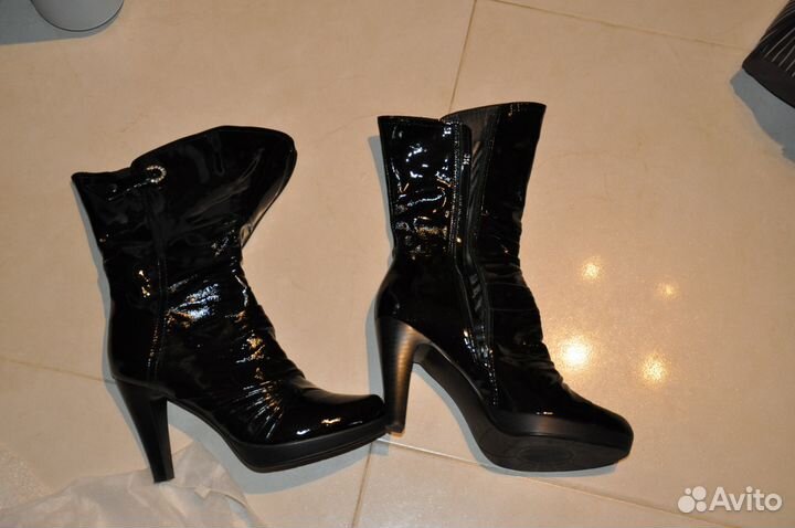 Лакированные демисезонные сапоги Renzoni