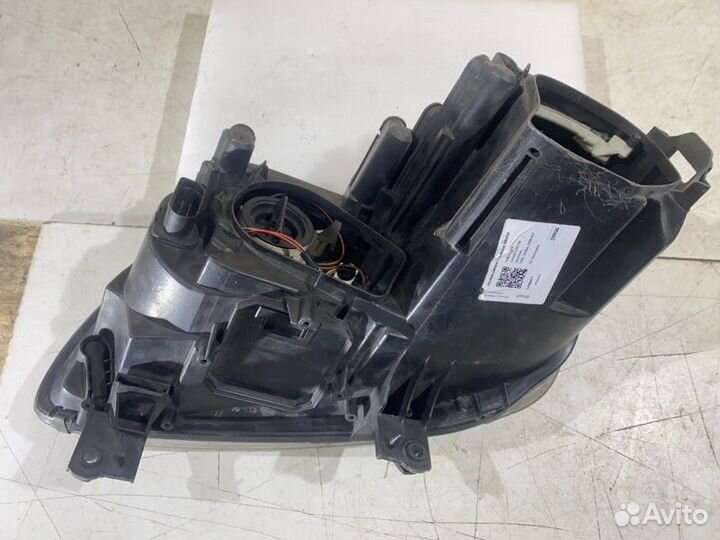 Фара галогеновая правая Volkswagen Touran 1