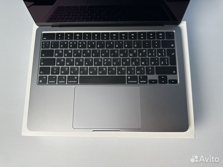 MacBook Air 13 2022 M2 512Gb (10 ядер) отличный