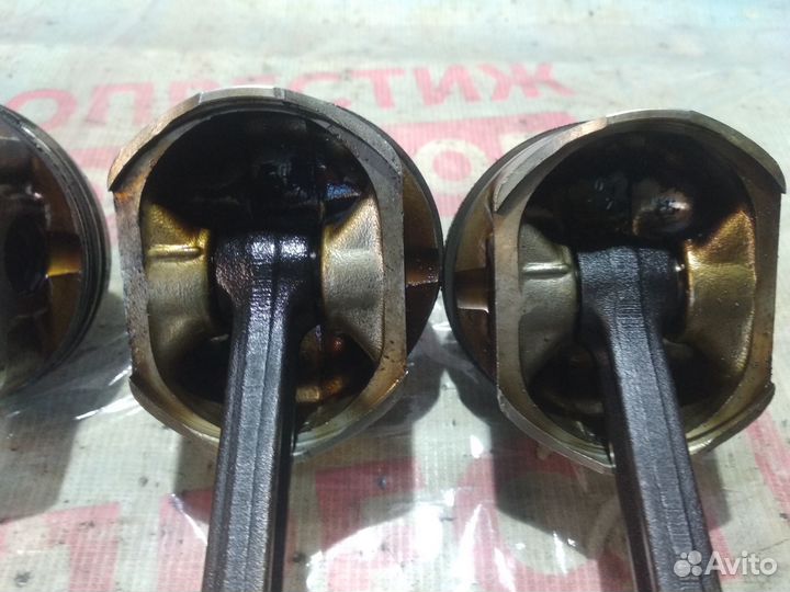 Поршень двигателя 4G18 Митсубиси Лансер 9