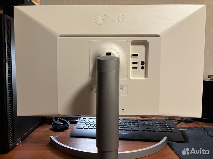 Монитор LG 27