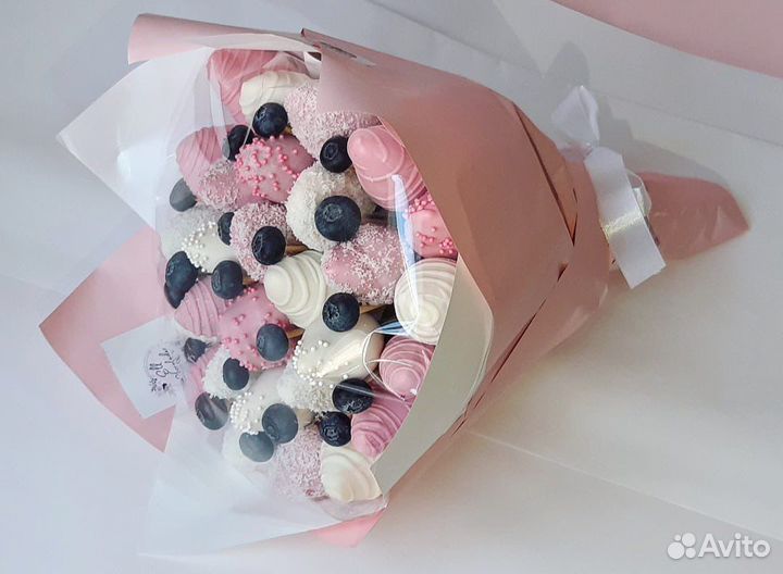 Клубника в шоколаде букеты