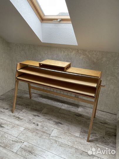 Стол для музыкантов модерн