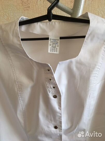 Белый медицинский халат