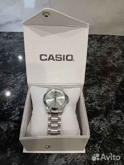 Часы casio quartz