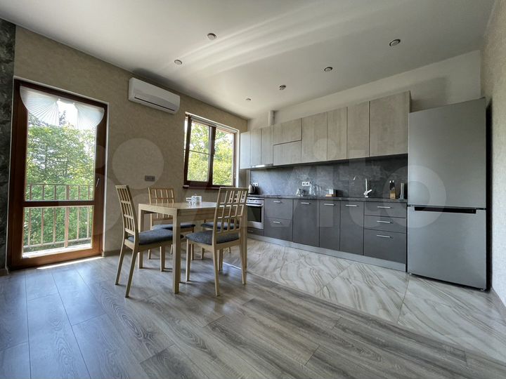 2-к. квартира, 62 м², 3/3 эт.