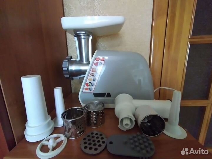 Мясорубка электрическая. Мелкая кухонная техника